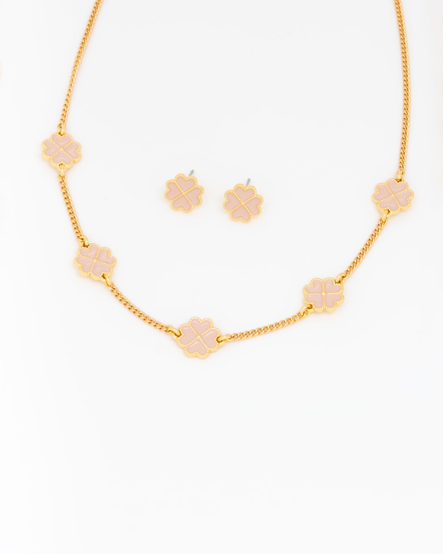 Set Collar Made Of Luck + Aretes Trebol AVEMARÍA X TERS