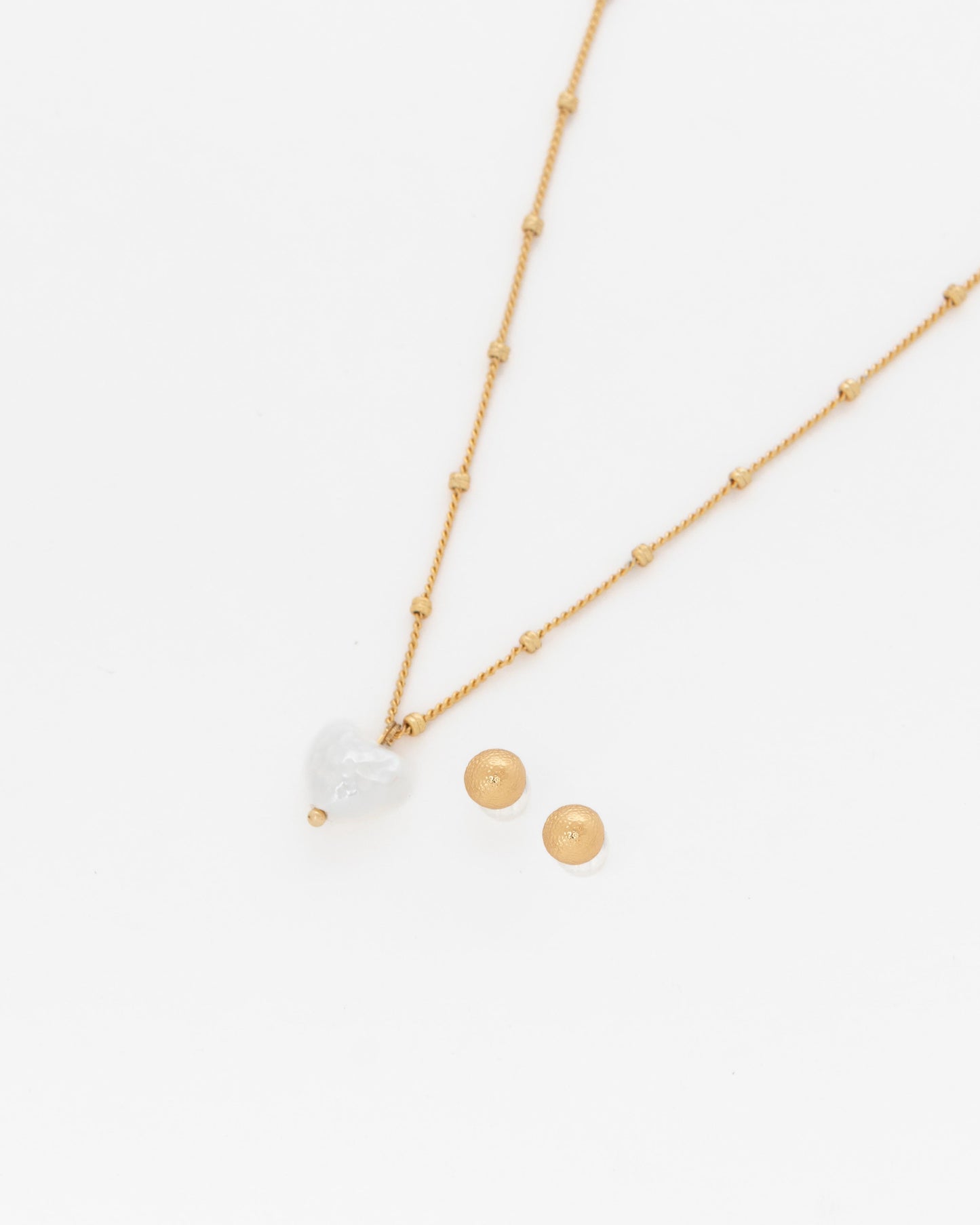 Collar corazón perla