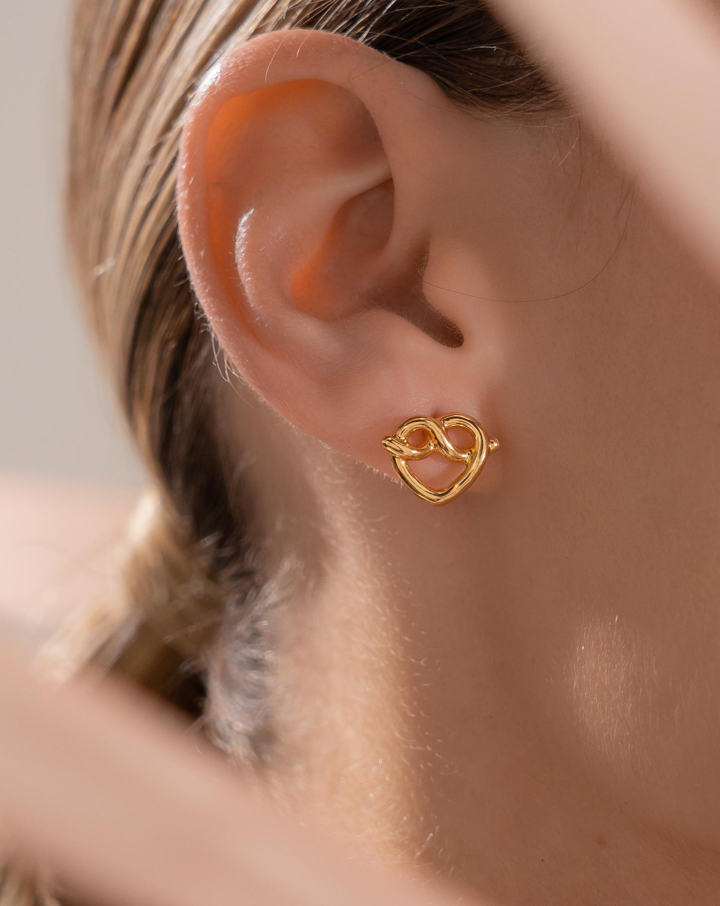 Set Collar + Aretes Corazón Lazo